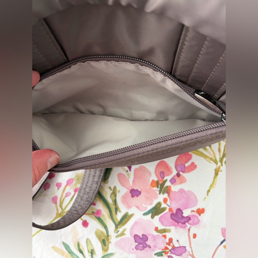 Lug Carousel - image 7